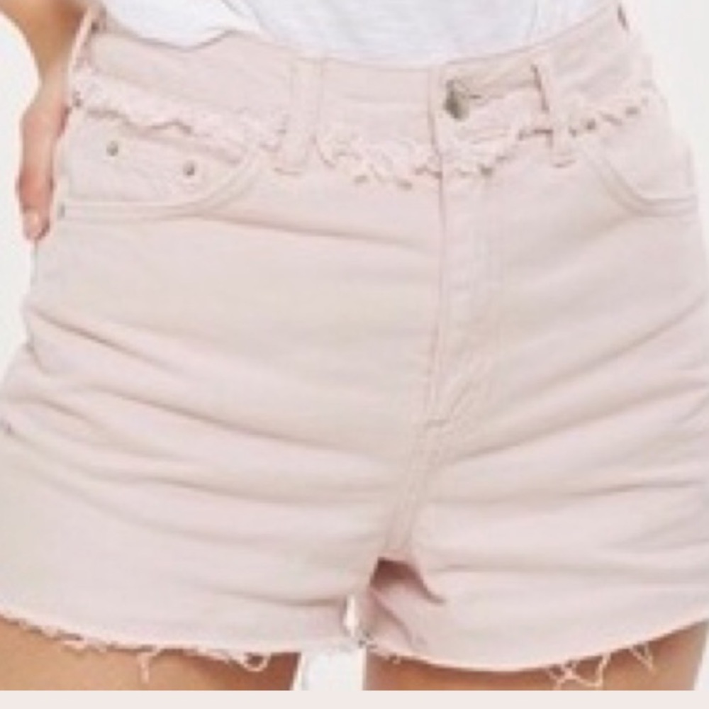 TOPSHOP Moto Mom Light Pink Denim Shorts, Size 6